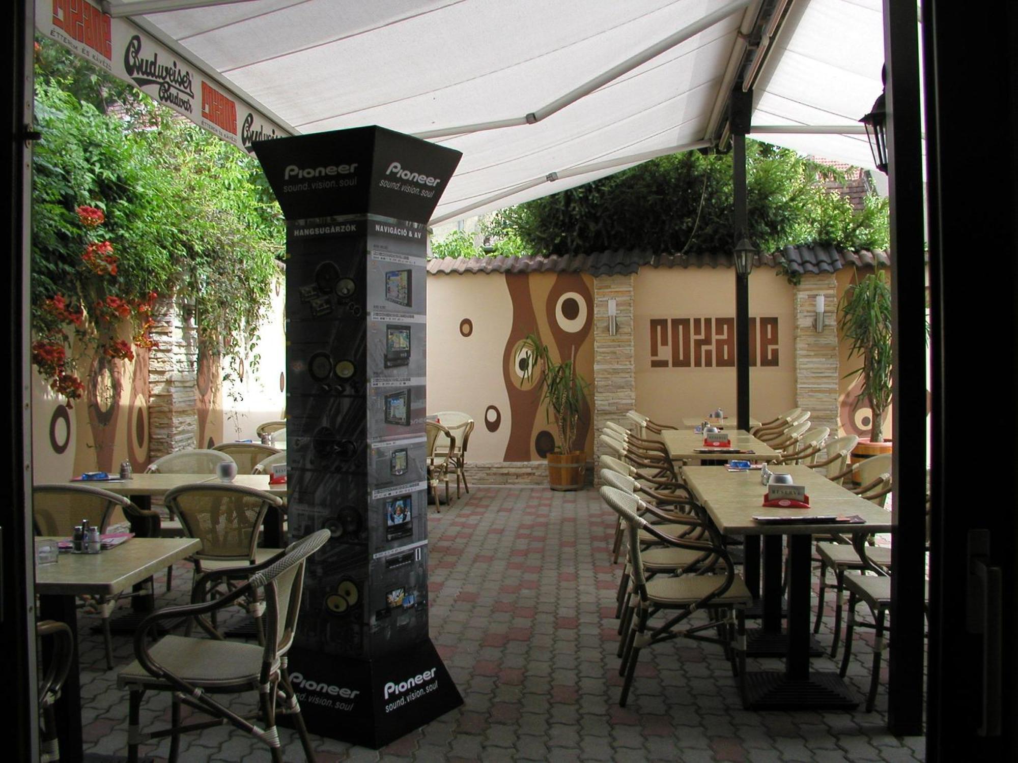 Hotel Roxane Panzio Budapest Exterior foto